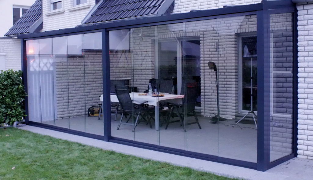 Glazen schuifwand voor je veranda: Creëer Een aangename omgeving